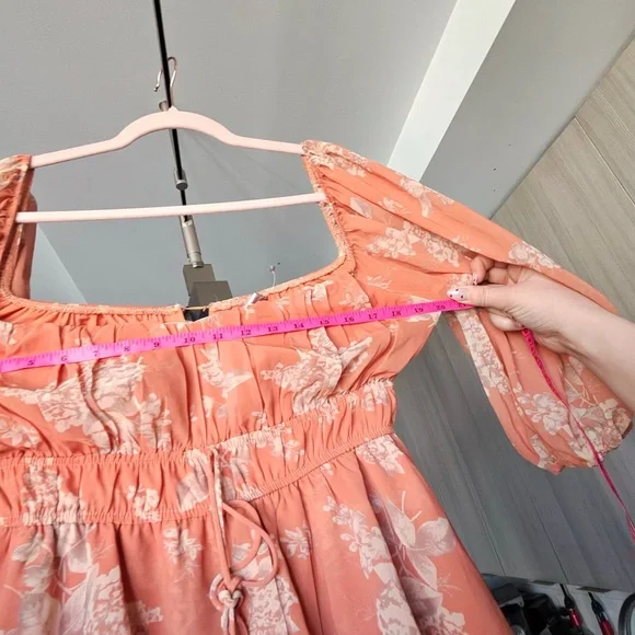 Selfie Leslie First Light Puff Sleeve Romper - Orange Floral - Size L - Picture 11 of 12